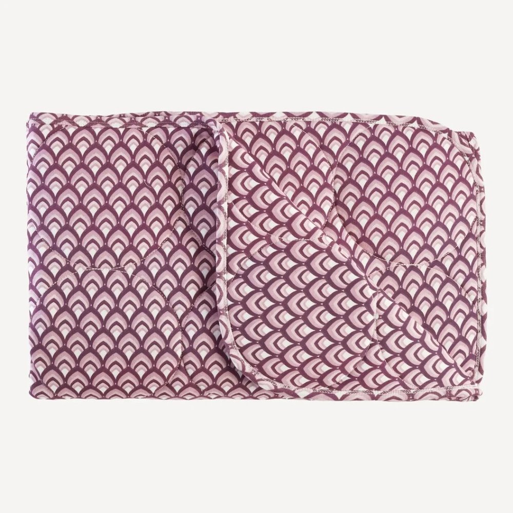 NWT Kate Quinn Modern Feathers Classic Circle Quilt Pink